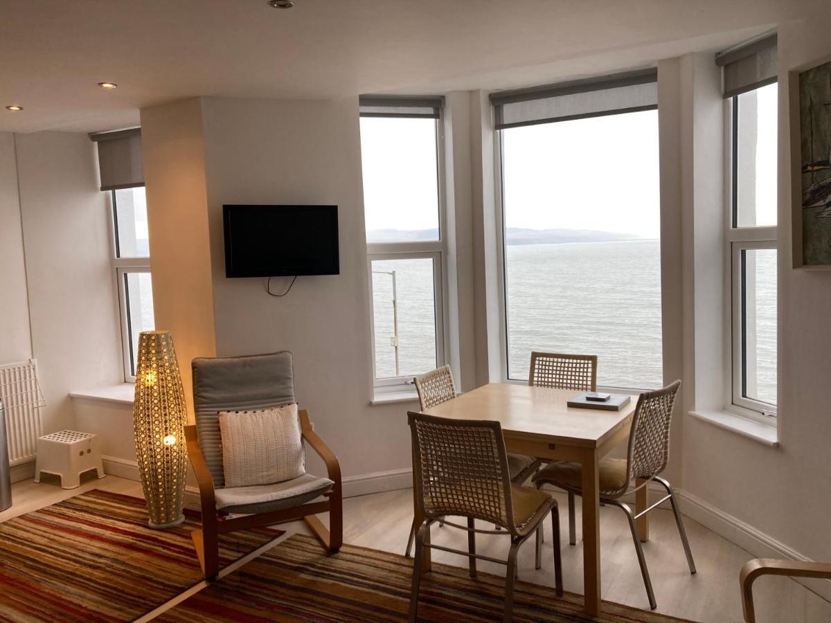 Marine Terrace Apartments Criccieth Kültér fotó