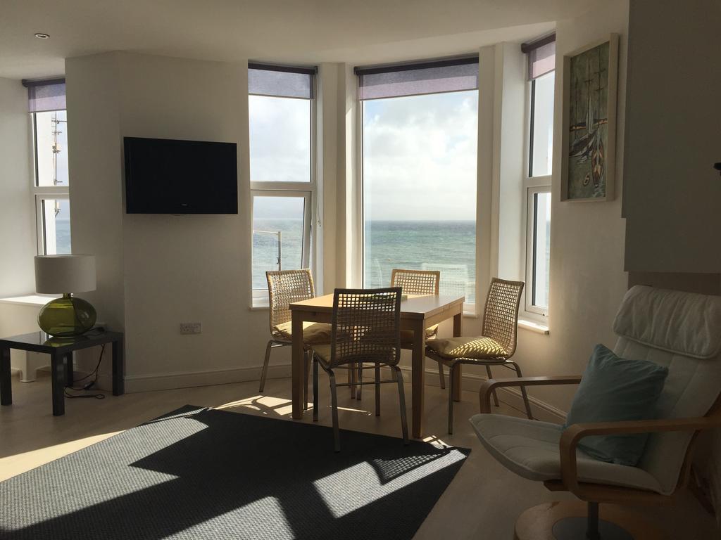 Marine Terrace Apartments Criccieth Kültér fotó